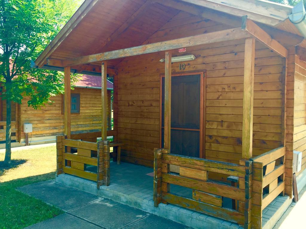Hotel Akácliget Gyógy-és Strandfürdő Karcag Habitación foto