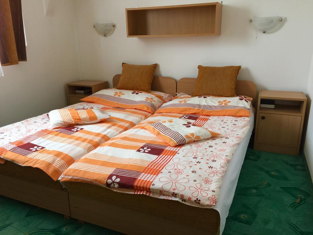 Akácliget Gyógy-és Strandfürdő Karcag Habitación foto